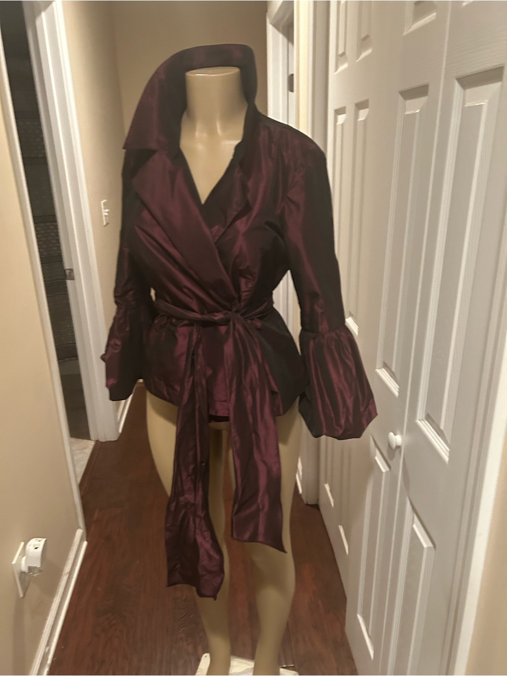 Gorgeous wrap top with balloon sleeves and fabric belt